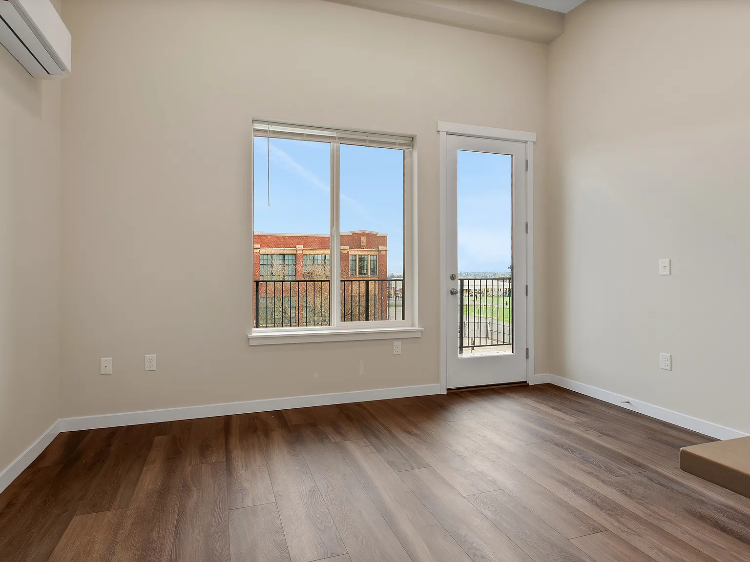 Studio, 500 sqft, $1,375 — Photo 3
