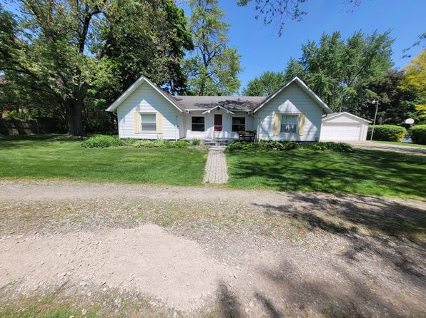 370 W Square Lake Rd