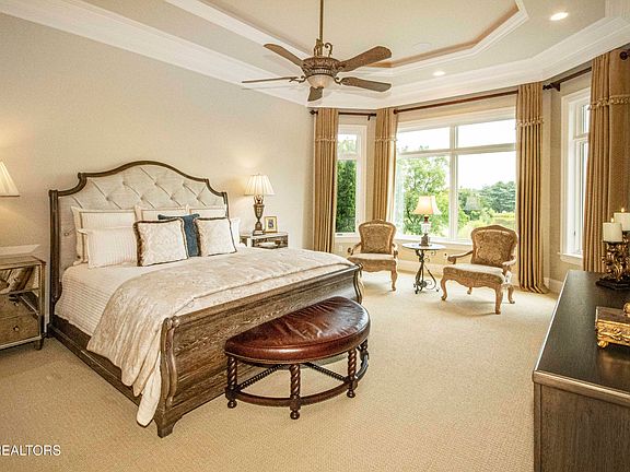 4th image of 205 Pebble Beach Point