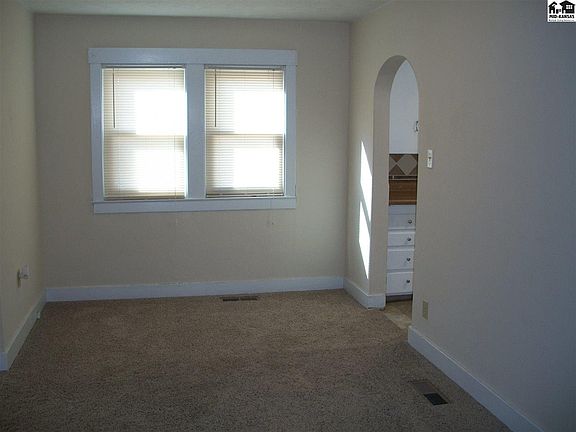 4th image of 1602 W 11th Ave