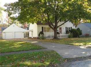 221 Berkshire Rd, Avon Lake, OH 44012