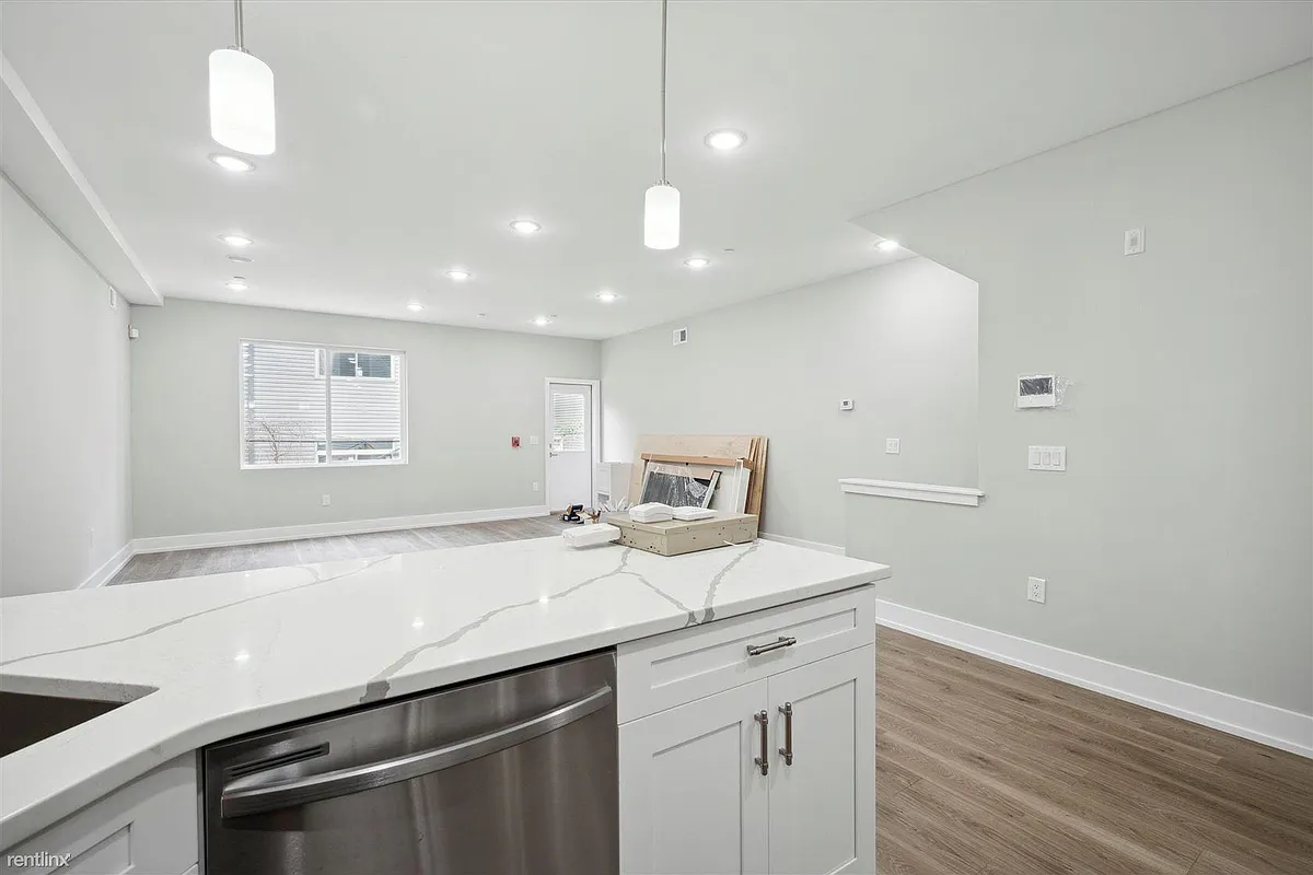 Photo 2 of 24 - 2225 N 8th St #1 - Philadelphia, PA Building Photo - 2225 N 8th St #1