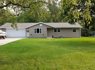 1975 Mapledale Rd, West Bend, WI 53090