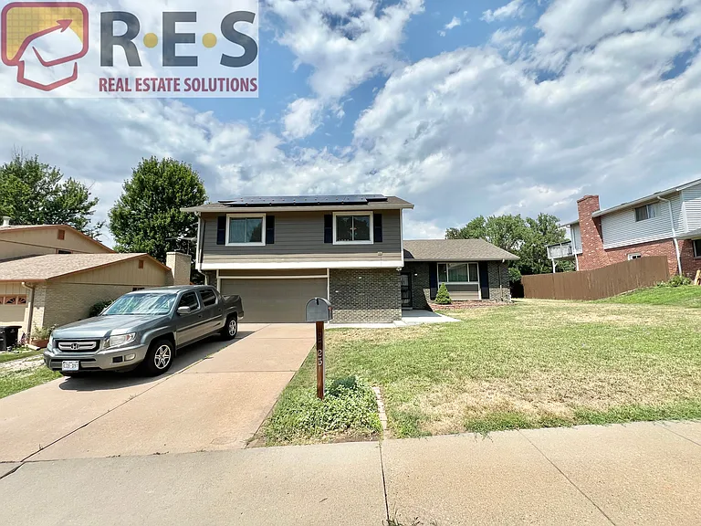 2723 S Otis St — Photo 1