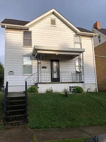 1223 Poplar St photo 1