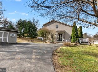 40 Pond View Dr, Delta, PA 17314