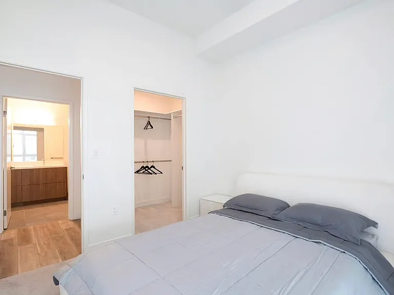 801 1/2 S Berendo St #1 — Photo 3