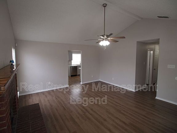 4th image of 801 Shadybrook Ln