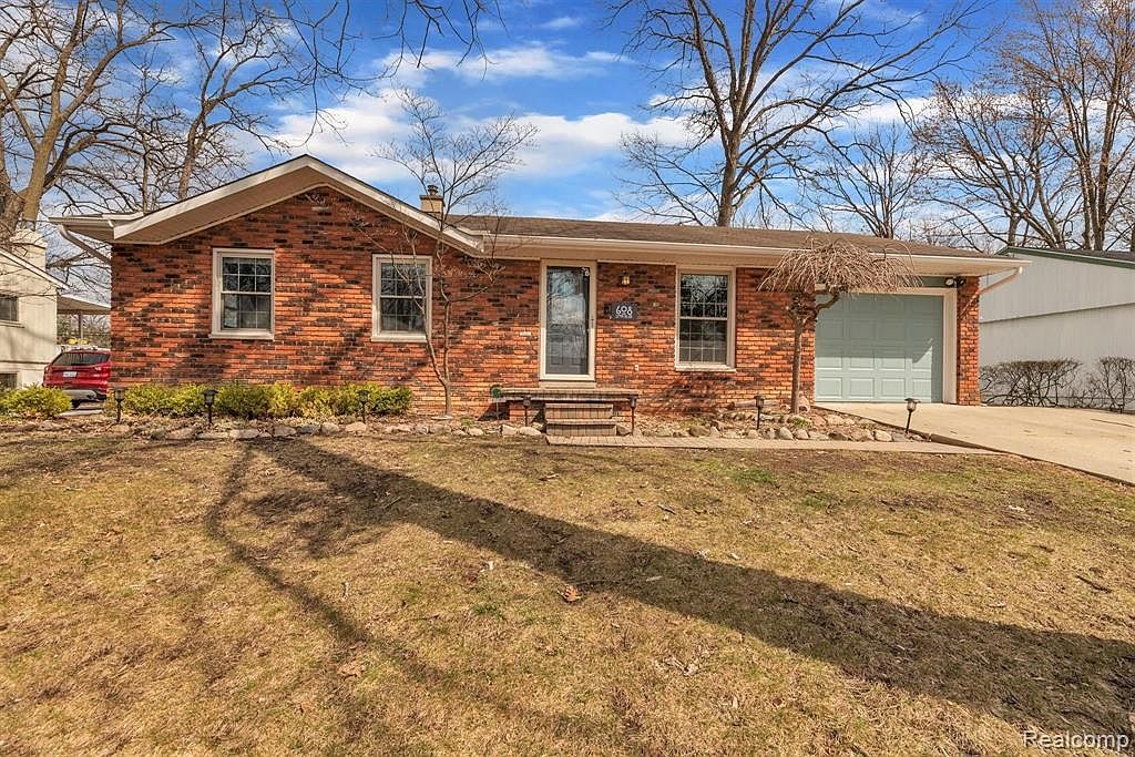 608 Lyon Blvd, South Lyon, MI 48178 Zillow