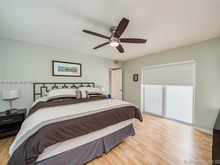 1309 Funston St — Photo 14