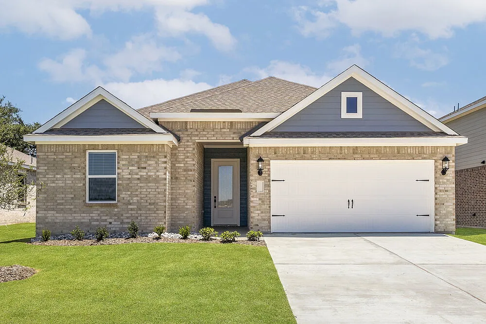 4 bed, 2.0 bath, 1798 sqft, $2,350 — Photo 1