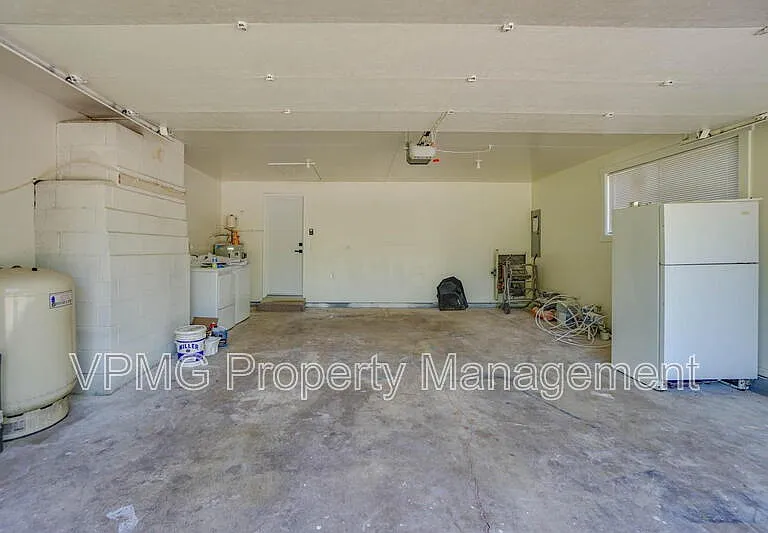 19419 NE 11th St — Photo 34