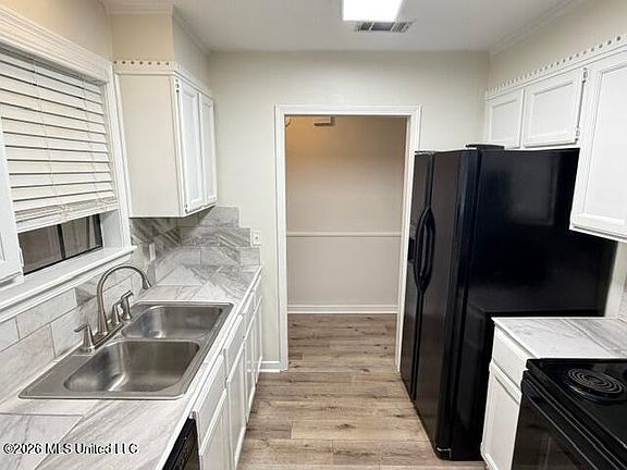 5th image of 121 Bent Creek Cir N #A