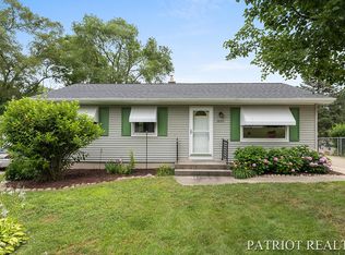 3860 Vineyard Ave NE, Grand Rapids, MI 49525