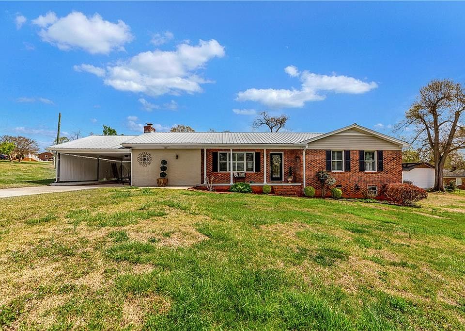 304 Shadow Ln, Seneca, SC 29678 Zillow