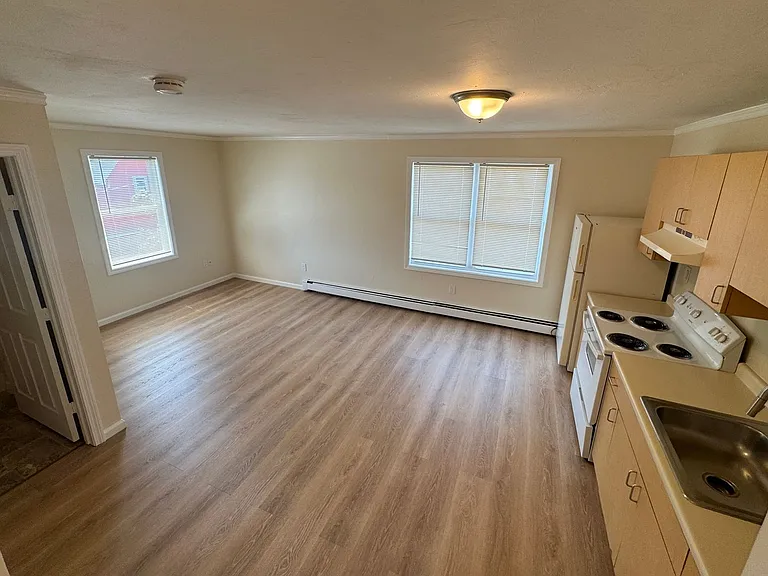 111 Main St #7R — Photo 3