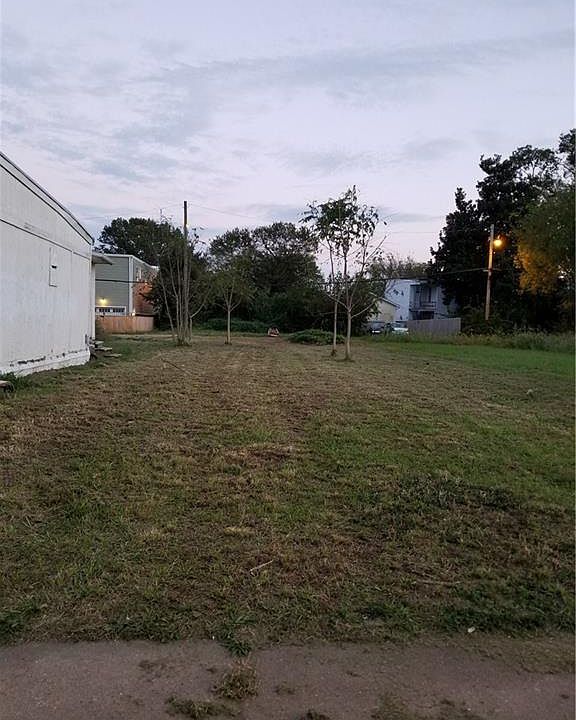 1st image of 1117 N 32nd St