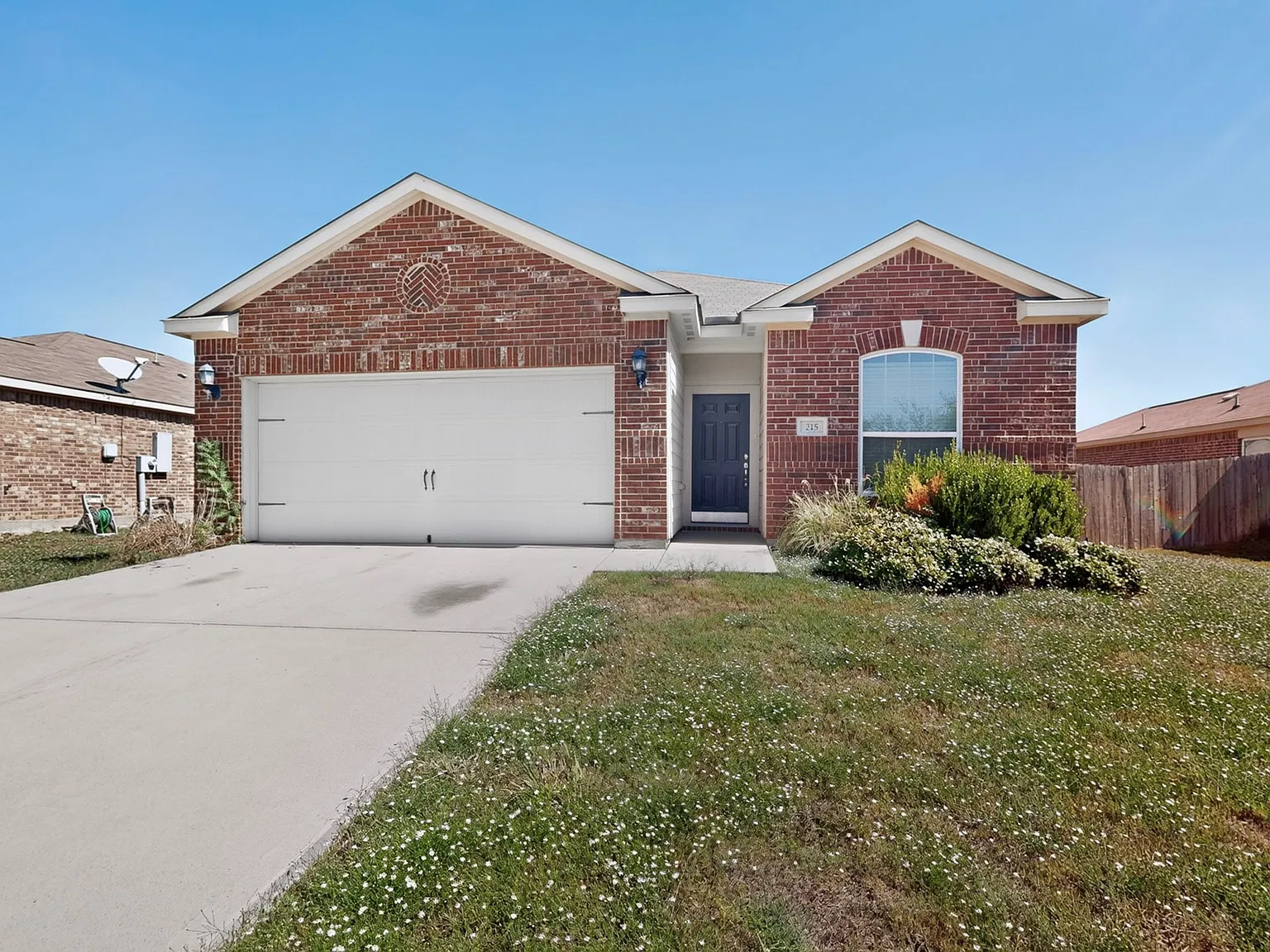 3 bed, 1619 sqft, $1,850 — Photo 2