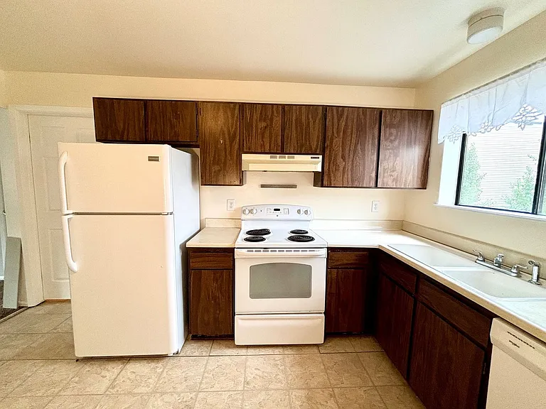 6021 Yarrow St #B10 — Photo 6