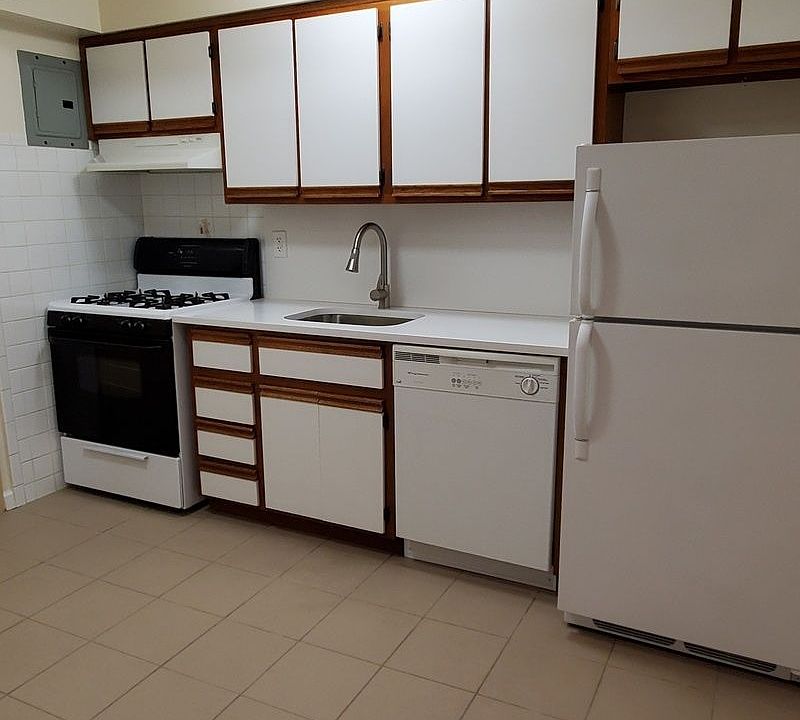 1st image of 2634 30th St APT 2E