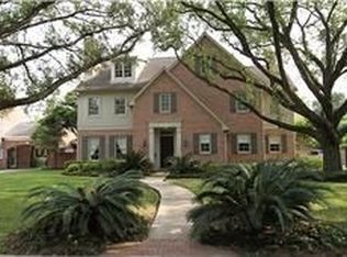 5111 Longmont Dr, Houston, TX 77056