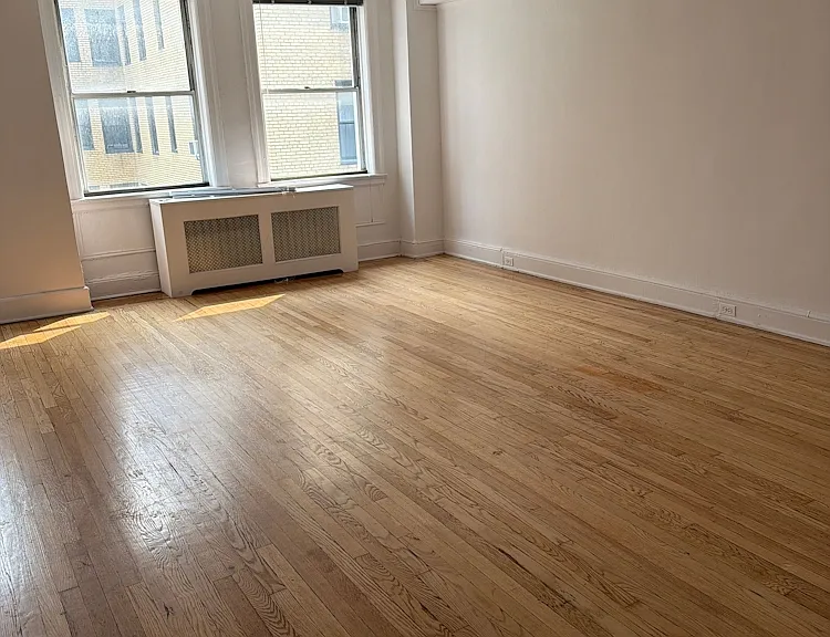 150 E 39th St #901 — Photo 3