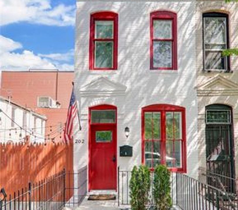 1st image of 202 F St NE #B