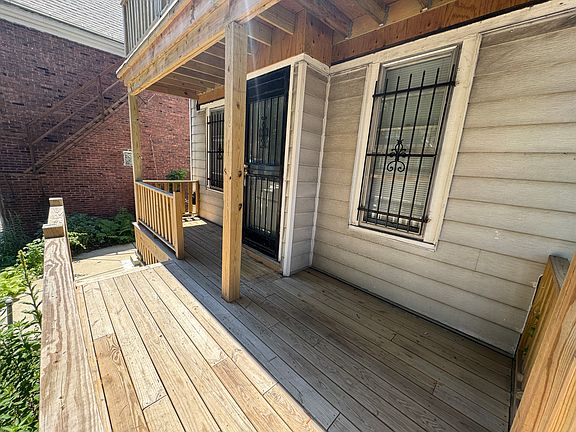 3rd image of 2907 N Fratney St #Lwr