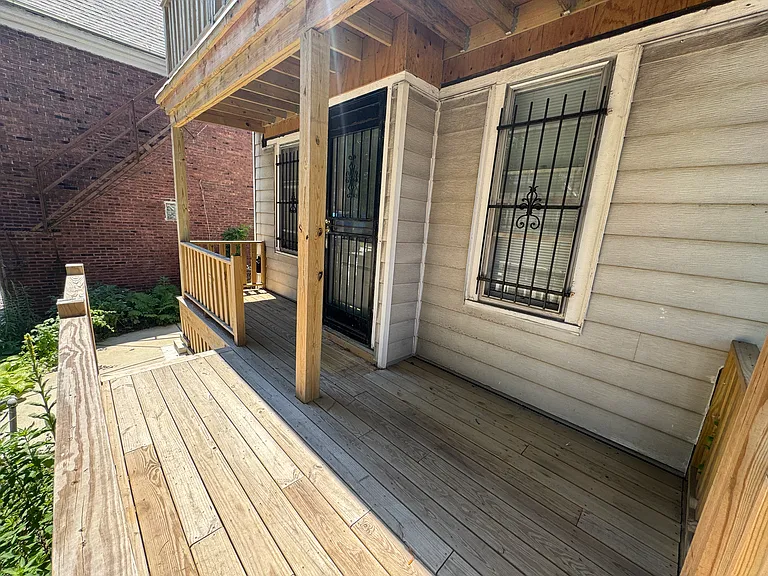 2907 N Fratney St #LWR — Photo 2