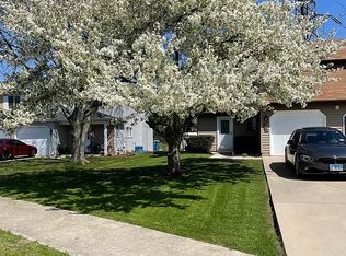 1014 Autumn Ln, Aurora, IL 60505