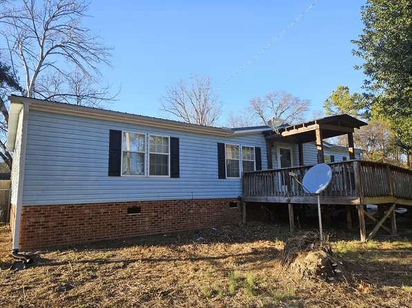 4058 Nursery Rd, Spring Lake, NC 28390
