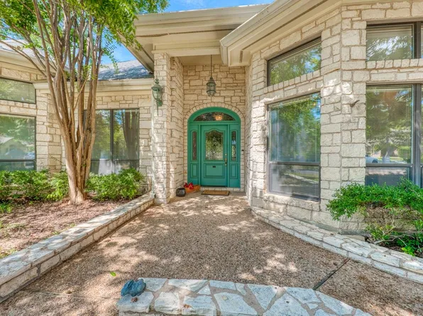 331 Olympia Fields Street, Meadowlakes, TX 78654