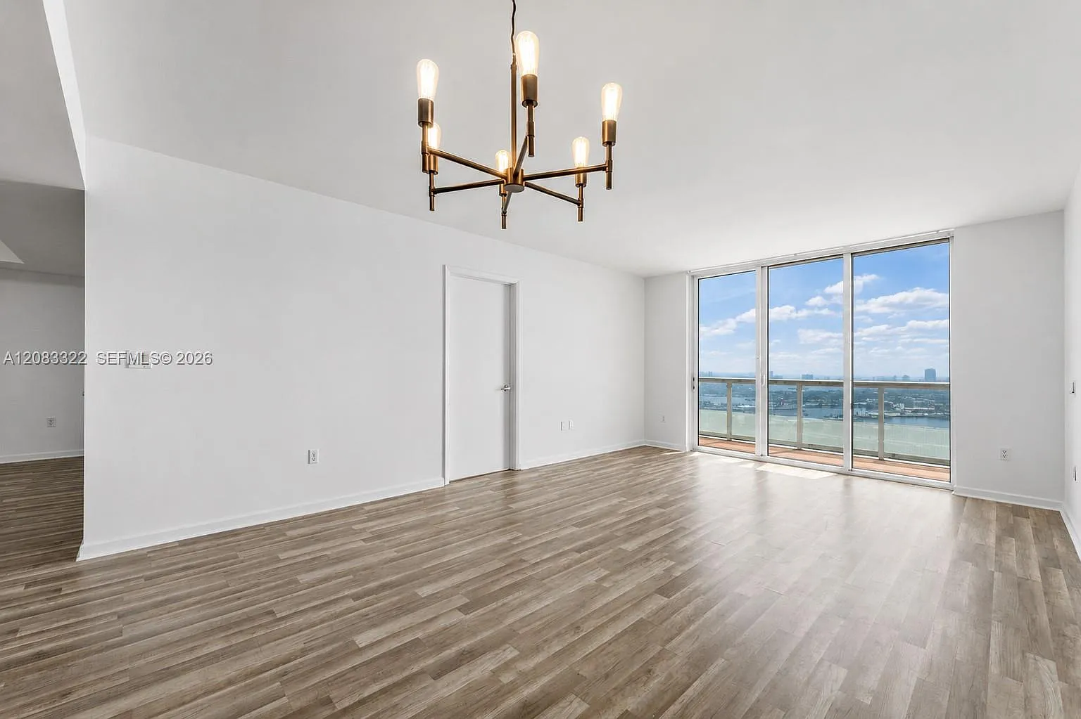 50 Biscayne Condo — Photo 2