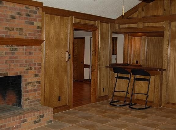 3rd image of 1105 Cross Bend Dr