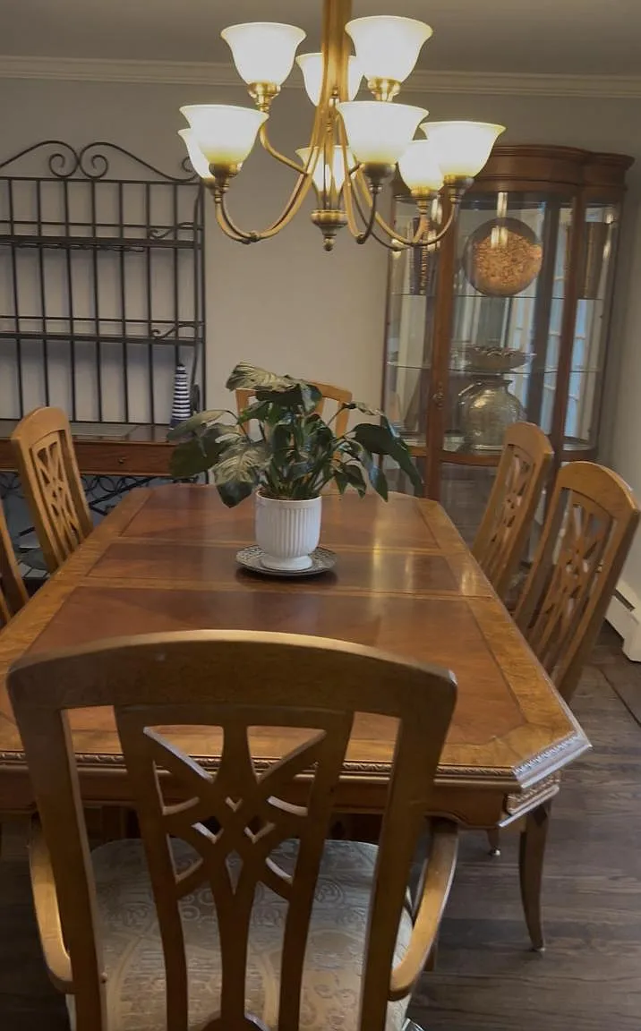 3 bed, 1.5 bath, 1552 sqft, $1,100 — Photo 1