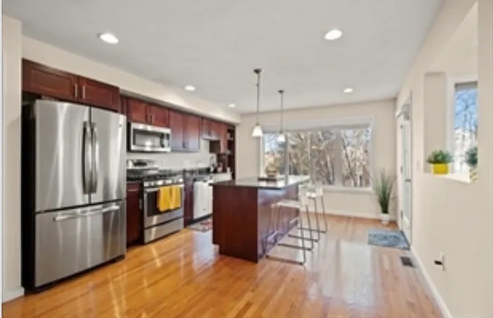 3 bed, 2.5 bath, 2024 sqft, $3,350 — Photo 1