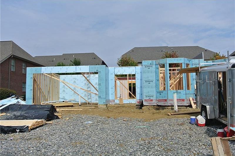 1st image of 1431 Laurel Dr #16