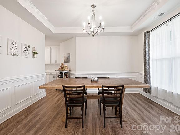4th image of 282 Bouchard Dr
