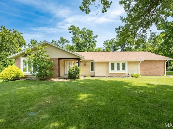 505 Hillbrook Dr, Ballwin, MO 63011