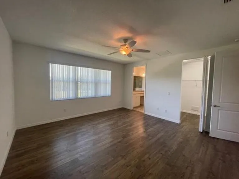 12885 Trevi Isle Dr — Photo 36