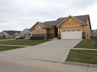 203 SW Springfield Dr, Ankeny, IA 50023