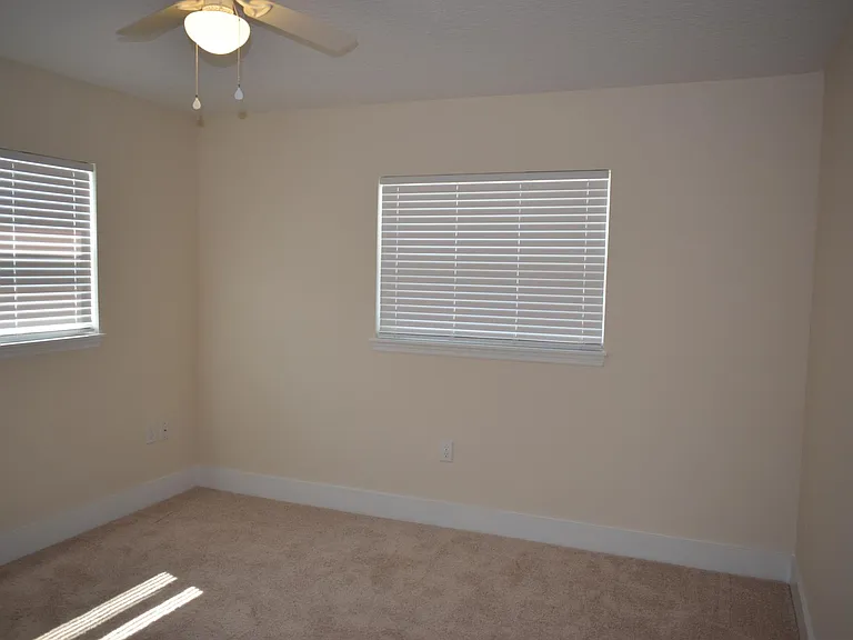 102 Driftwood Ln — Photo 15
