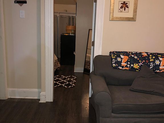 4th image of 223 Hawley Ave #3