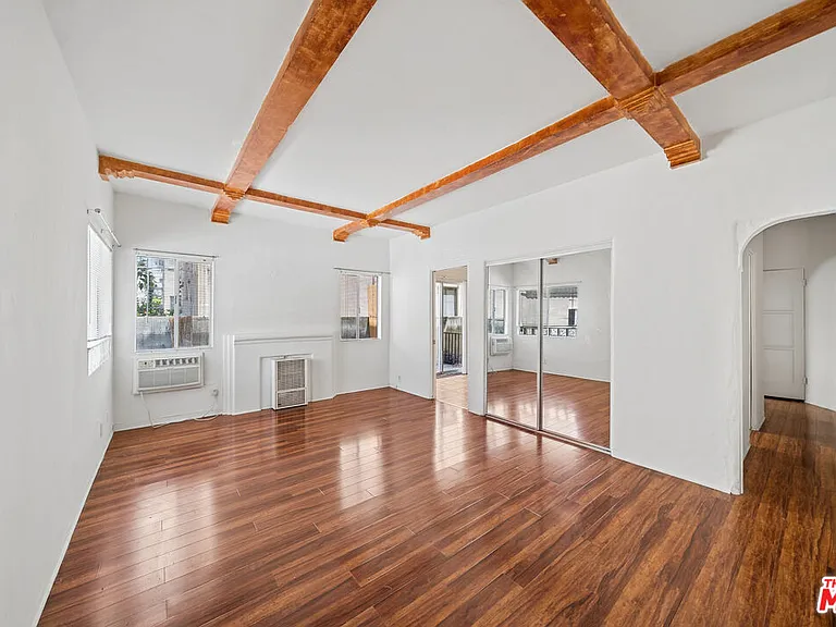 153 S Crescent Dr #3 — Photo 6