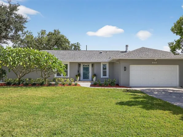200 NW MADISON CIRCLE, ST PETERSBURG, FL 33702