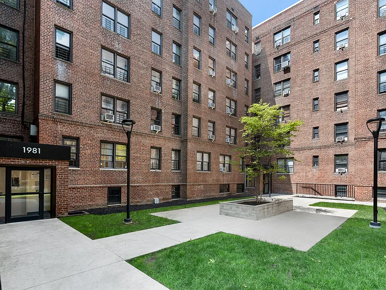 1985 Sedgwick Ave #GD — Photo 12