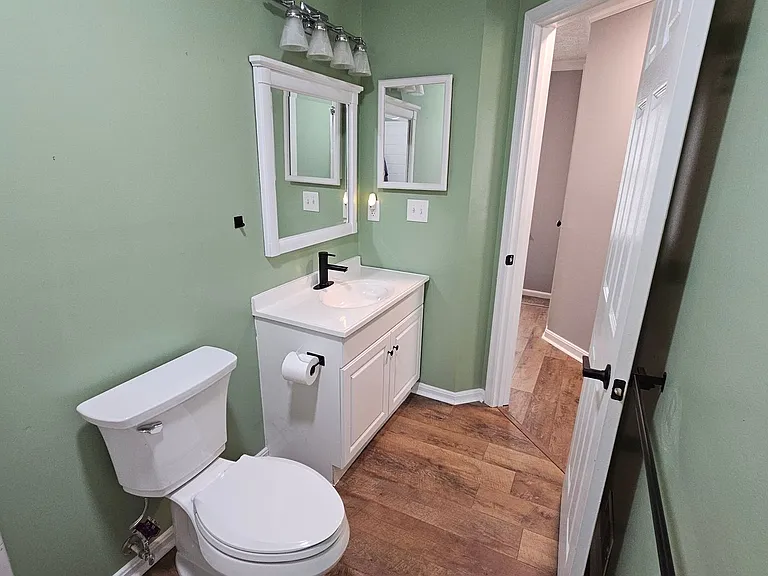 20140 Daniels Cir — Photo 25