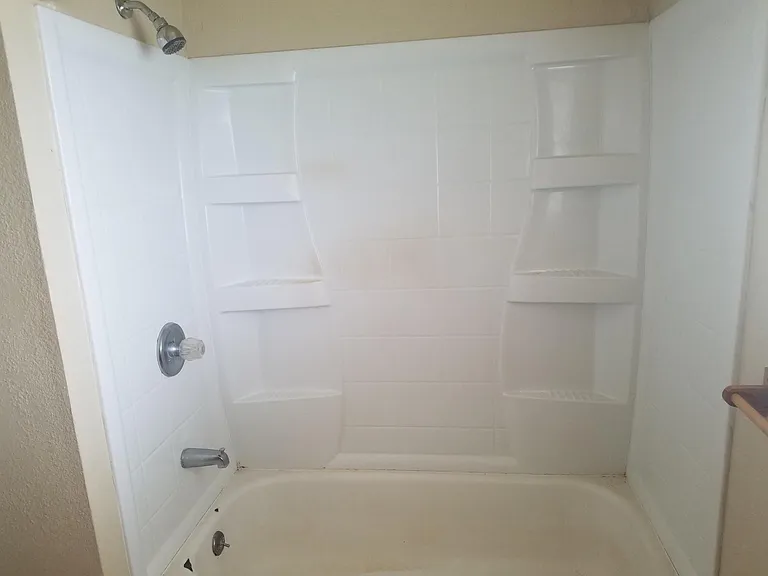 703 Chinook Ct — Photo 9