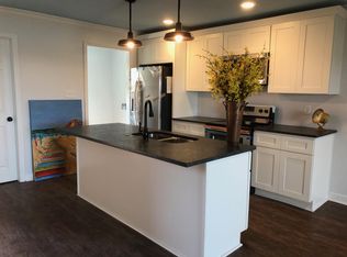 3301 E Victory Dr, Savannah, GA 31404