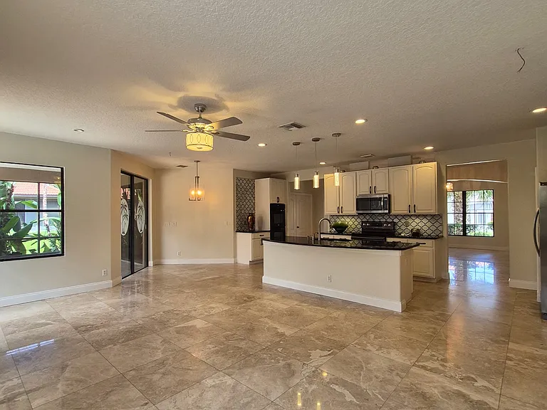 2988 Marbella Dr — Photo 13